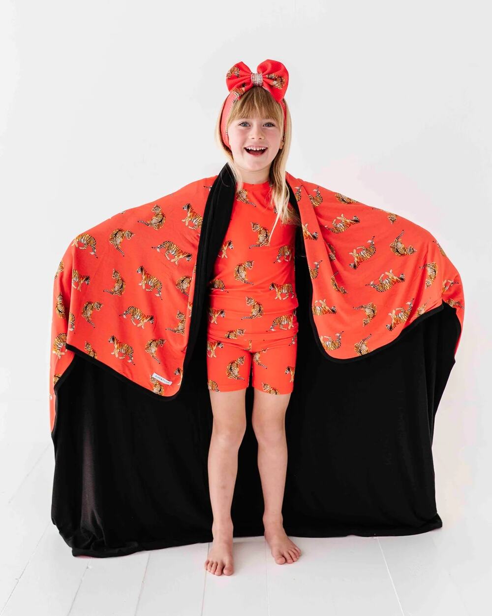 Bums & Roses Go Get Em Tiger Natural Bamboo Bum Bum Blanket Red
